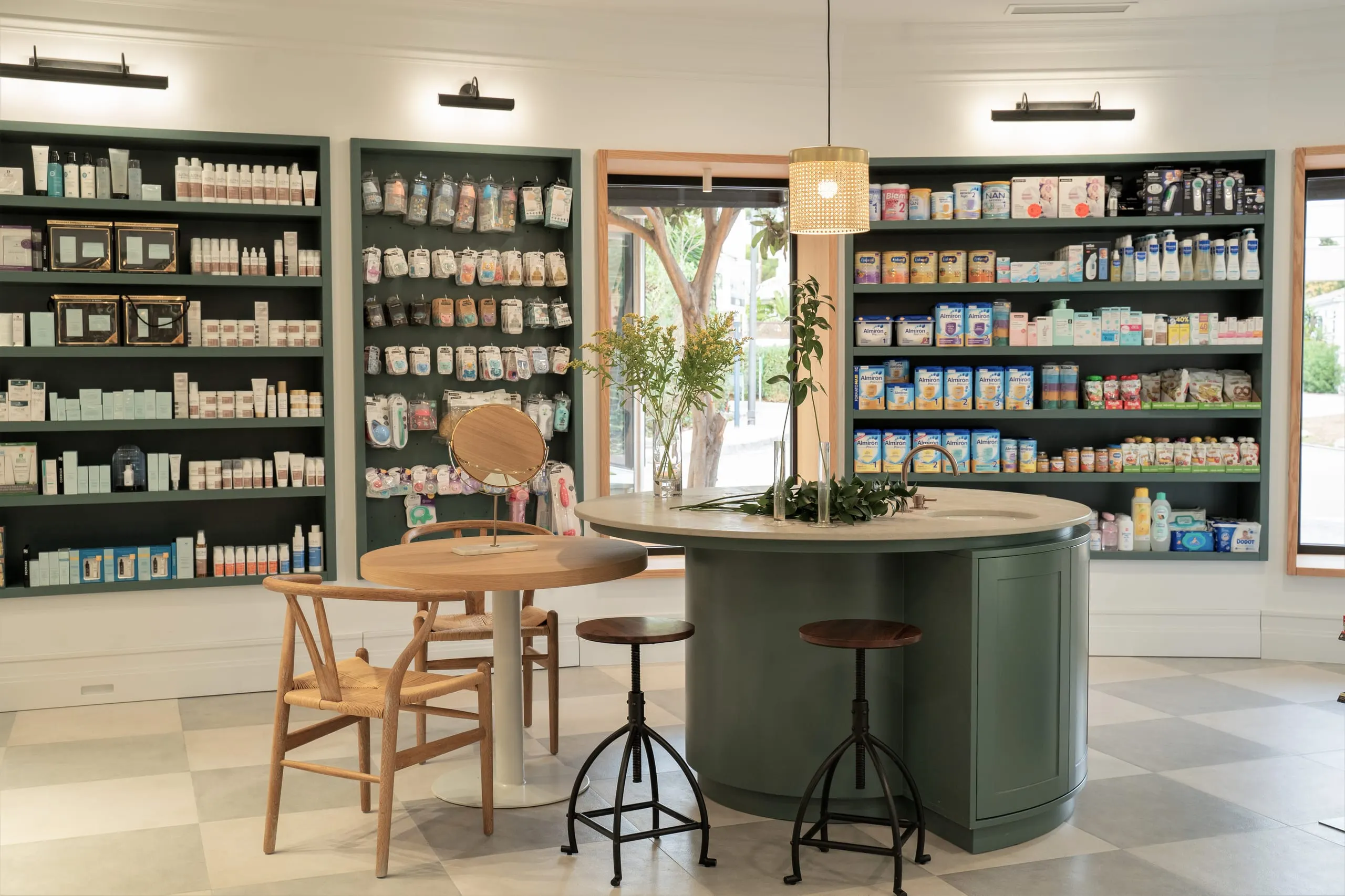 Farmacia Aloha, Nueva Andalucía, Marbella — fotografía 1